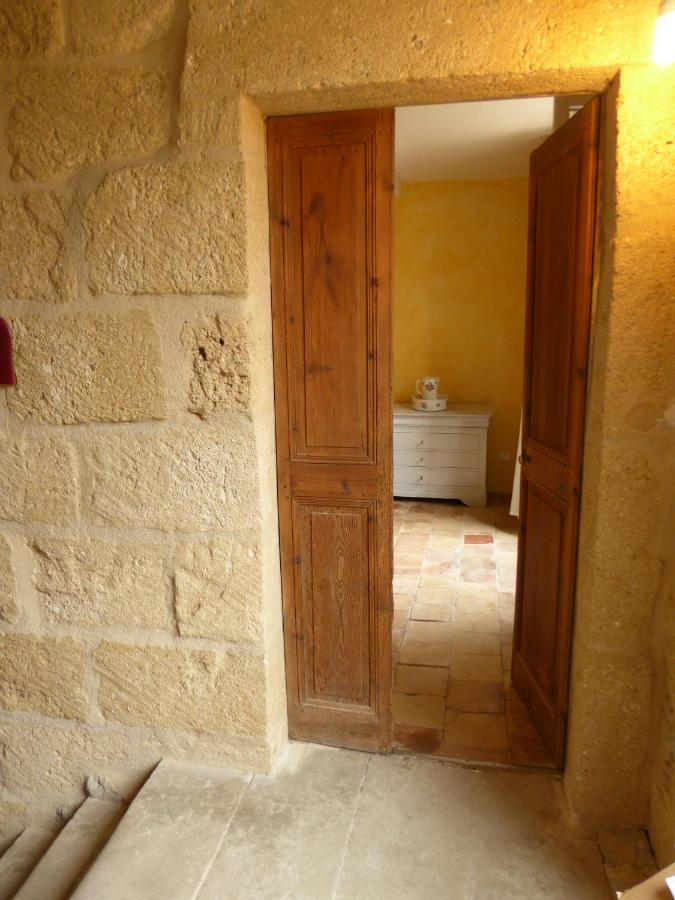 Bed and Breakfast Mas Du Puits Blanc Sernhac Esterno foto